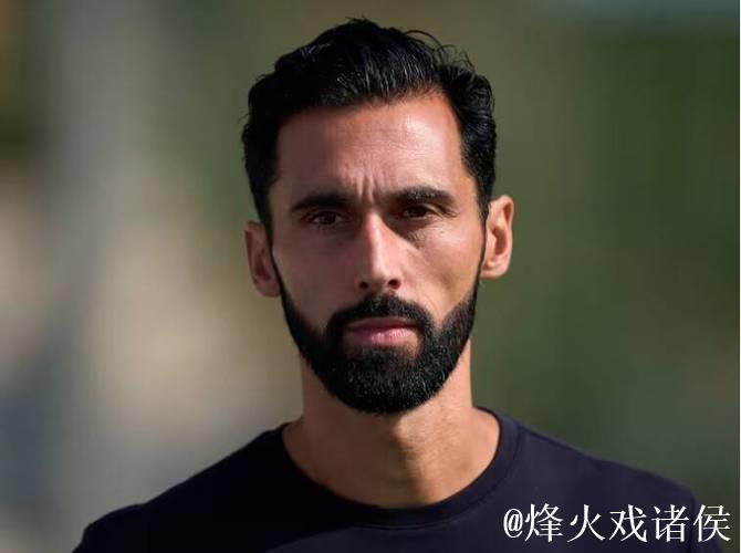 阿韦洛亚：俱乐部和我沟通接替阿隆索？没有，阿隆索很出色