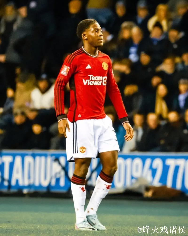 曼联转会地震：7000万甩卖费尔南德斯，梅努一心赴皇马